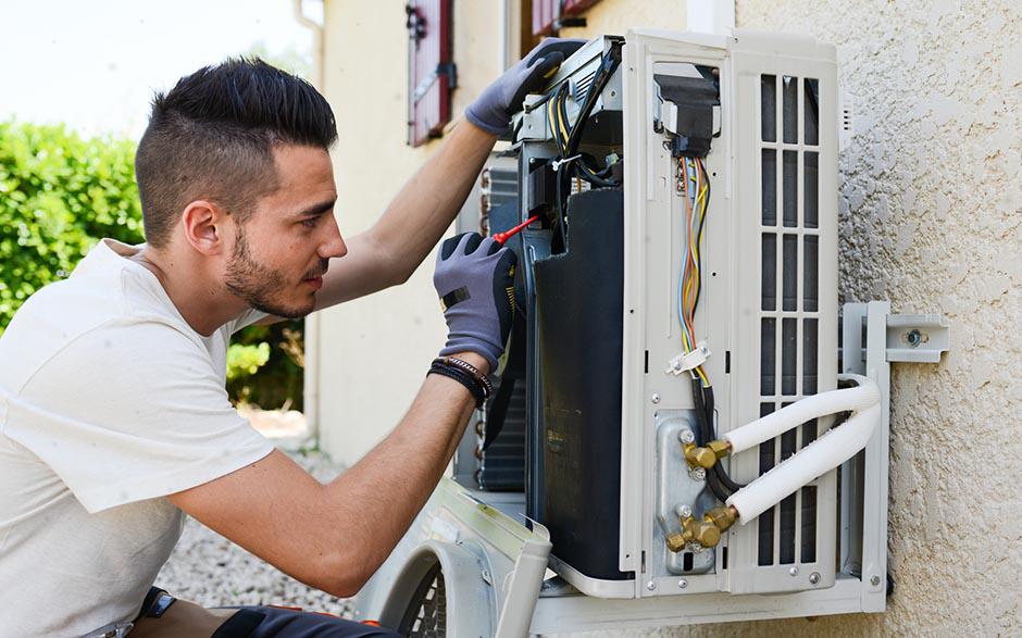 je recherche un électricien Paris 8